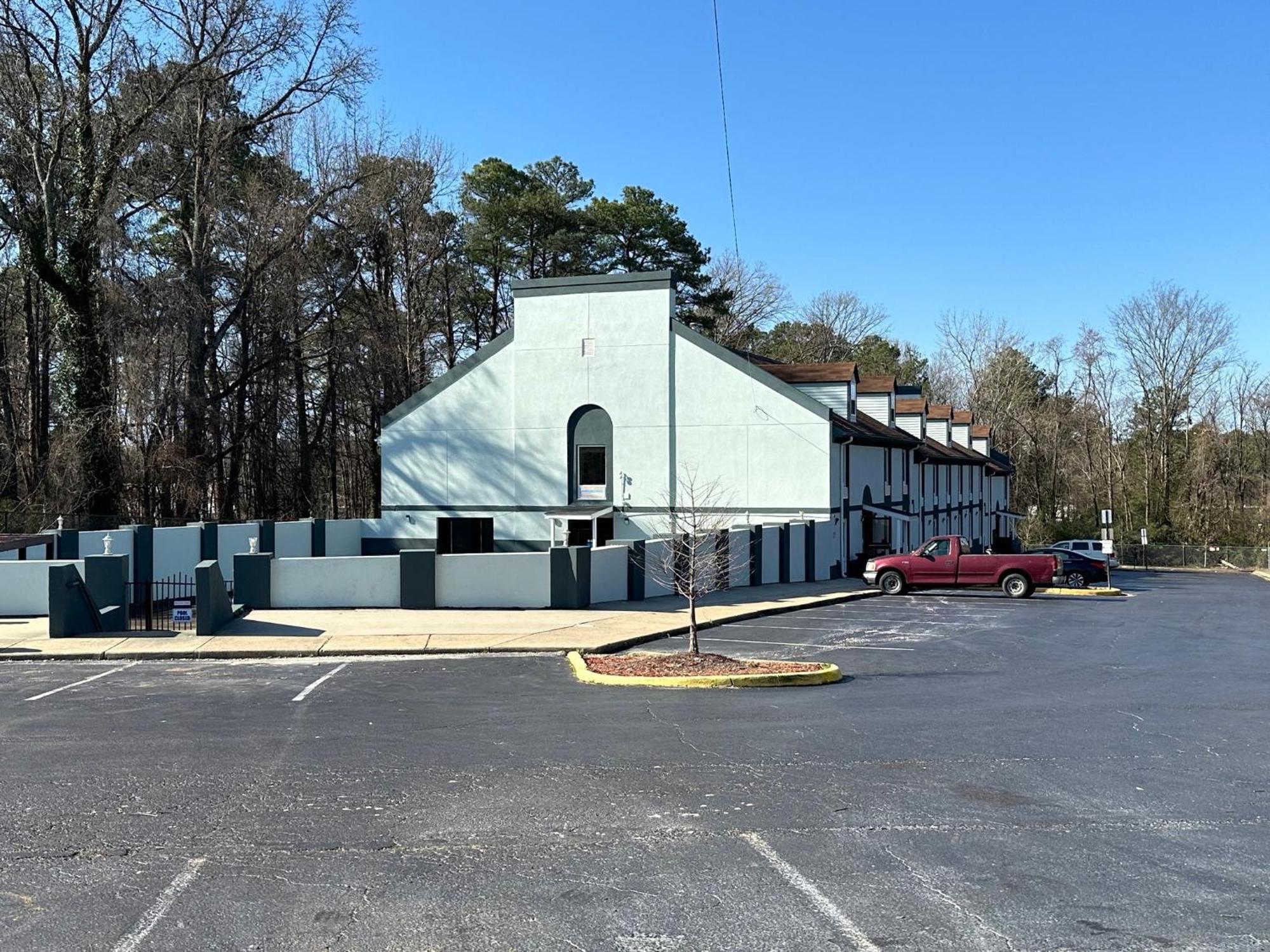 Hometowne Studios By Red Roof Richmond, Va - W Broad St Dumbarton Exterior foto
